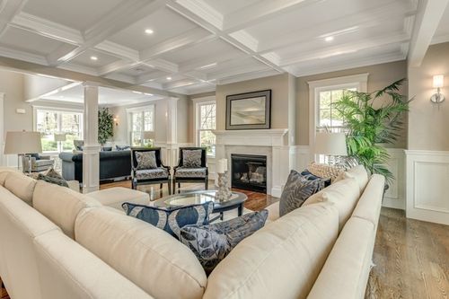 28-28 Maurice Rd, Wellesley, MA, 02482-4654 | Card Image