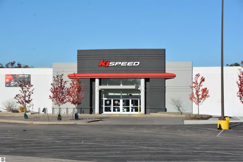 c-1212 W South Airport Rd, Traverse City, MI, 49686-4759 | Card Image