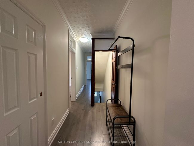195 Montrose Ave, House attached with 3 bedrooms, 2 bathrooms and null parking in Toronto ON | Image 15