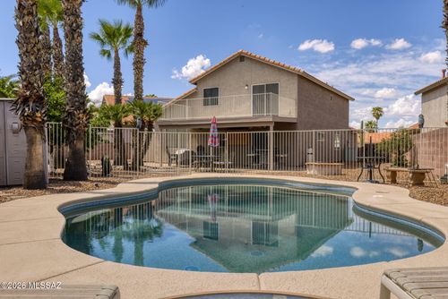 8816 N Old Well Pl, Tucson, AZ, 85743-9008 | Card Image