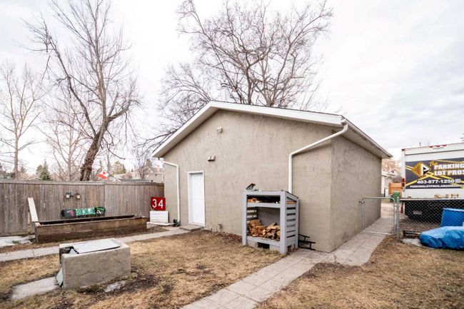 5804 44 Avenue, Home with 4 bedrooms, 3 bathrooms and 2 parking in Red Deer AB | Image 35
