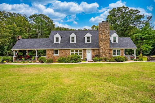 379 Winesap Rd, Madison Heights, VA, 24572-2804 | Card Image