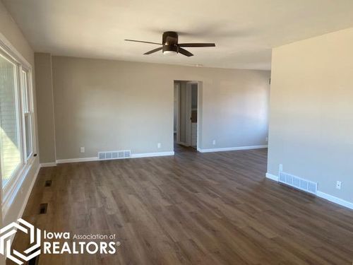 625 Blackstone Dr, Garner, IA, 50438-1512 | Card Image