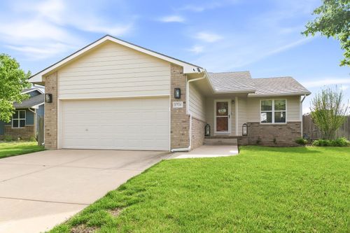 1726 N Basswood Ct, Andover, KS, 67002-7514 | Card Image