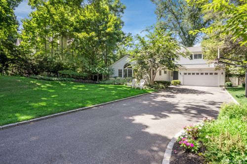 18 Hampton Rd, Port Washington, NY, 11050-3009 | Card Image