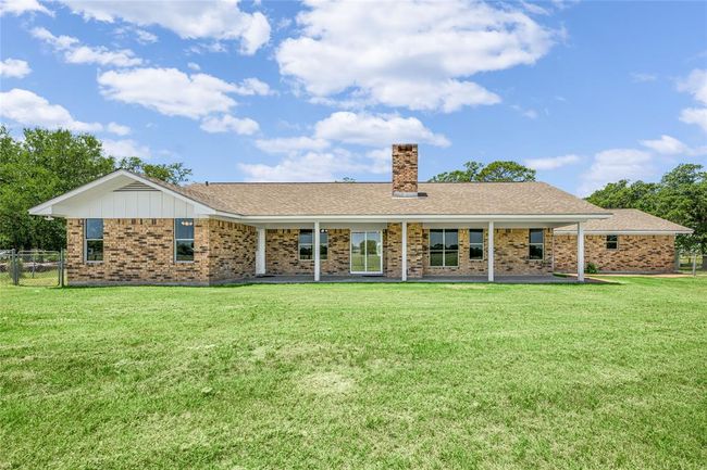5131 N Us Highway 77, Home with 4 bedrooms, 3 bathrooms and 4 parking in Warda TX | Image 24