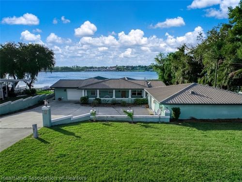 301 Mccoy Dr, Lake Placid, FL, 33852-6809 | Card Image