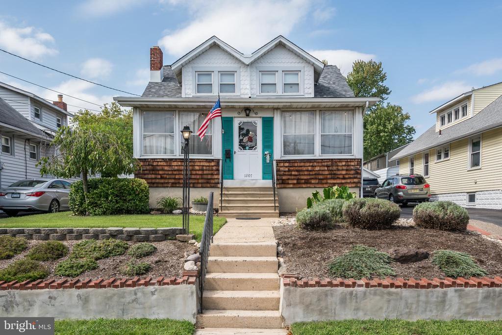 Walnut Ave, Haddon Township, NJ 08107