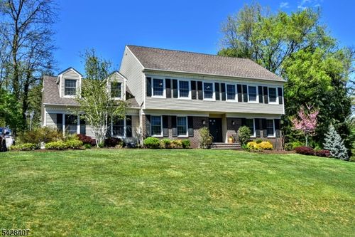 29 Cheryl Hills Dr, Hawthorne, NJ, 07506-3234 | Card Image