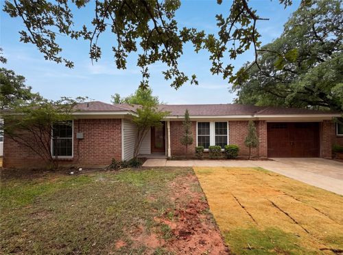 512 Lake Crest Pkwy, Azle, TX, 76020-4850 | Card Image