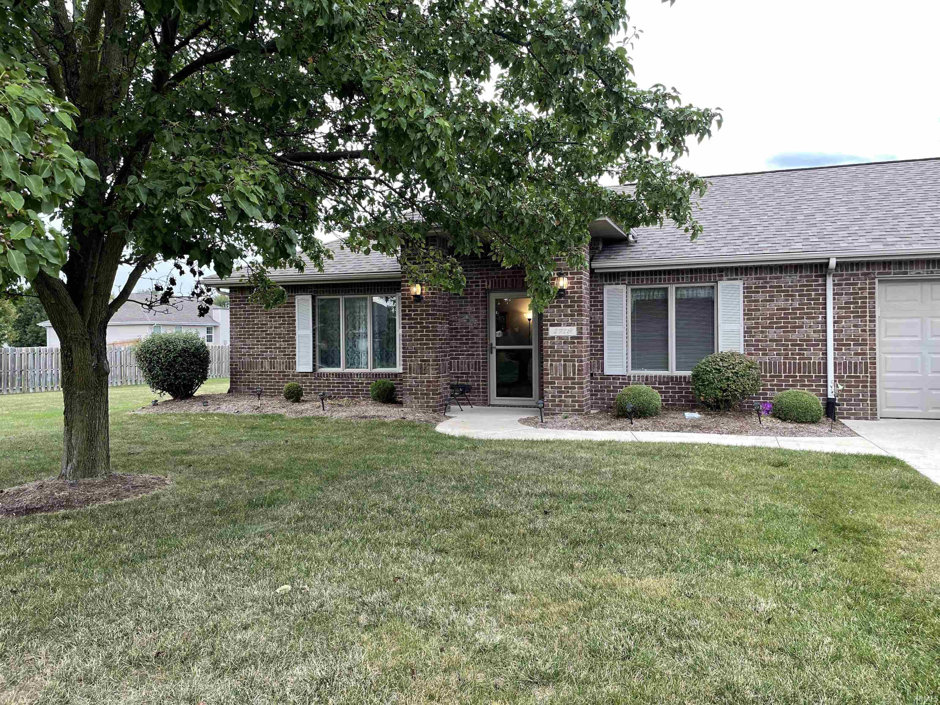 1719 S Patriot Drive, Sold in Yorktown Zoocasa