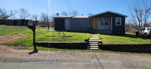 504 W Luce St, Llano, TX, 78643-2352 | Card Image