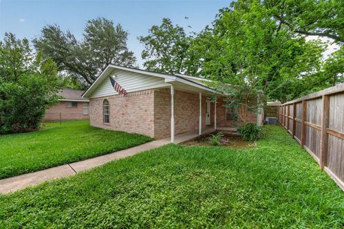 418 Texas St, Tomball, TX, 77375-4855 | Card Image