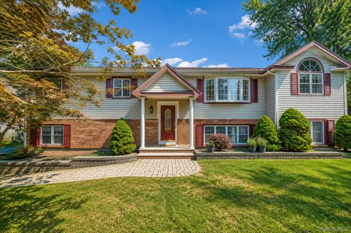 7 Briarwood Ave, Monroe, NY, 10950-3105 | Card Image