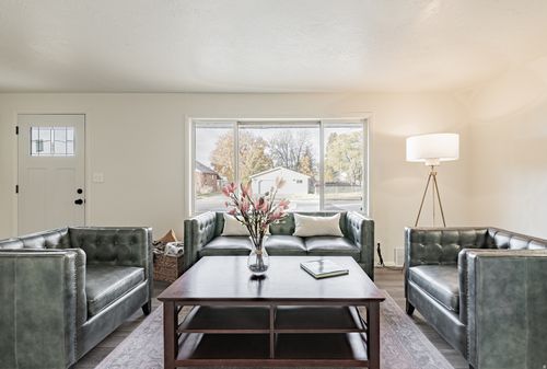 215 W 15th St, Idaho Falls, ID, 83402-4237 | Card Image