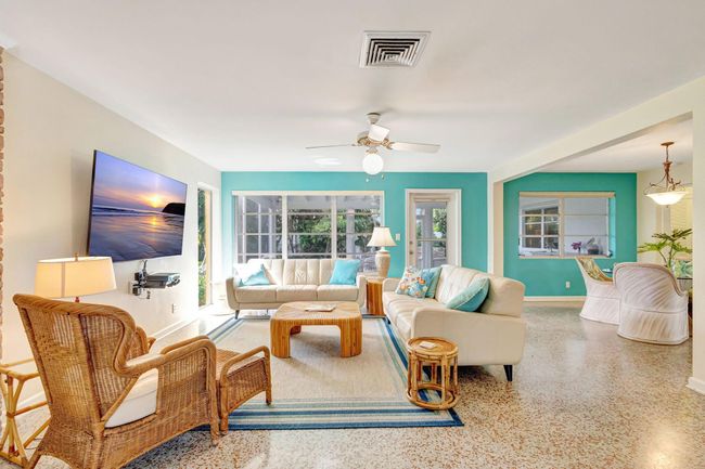 124 Sandal Ln, House other with 3 bedrooms, 2 bathrooms and null parking in Palm Beach Shores FL | Image 10