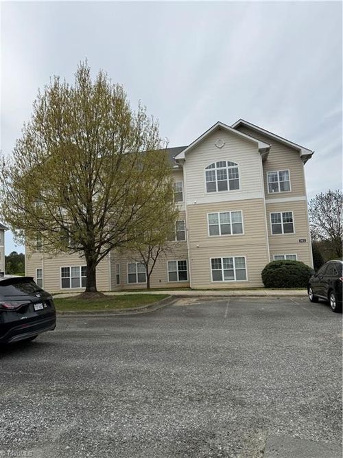 203-302 Campus Walk Trl, Elon, NC, 27244-9268 | Card Image