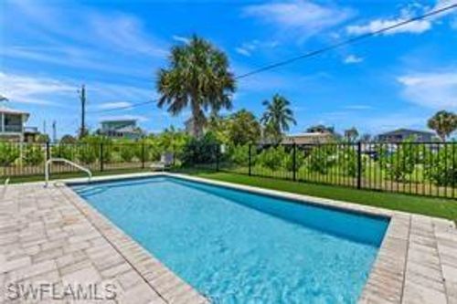 131 Gulf Island Dr, FORT MYERS BEACH, FL, 33931-3827 | Card Image