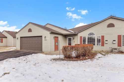 unit-a-1324 Carriage Dr, Hudson, WI, 54016-7244 | Card Image