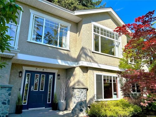 7348 Ridgedown Crt, Saanichton, BC, V8M2H7 | Card Image