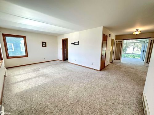 1615 9th Ave, Grinnell, IA, 50112-1531 | Card Image