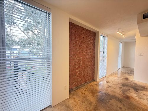 apt-15-1112 Lawrence St, Houston, TX, 77008-6656 | Card Image
