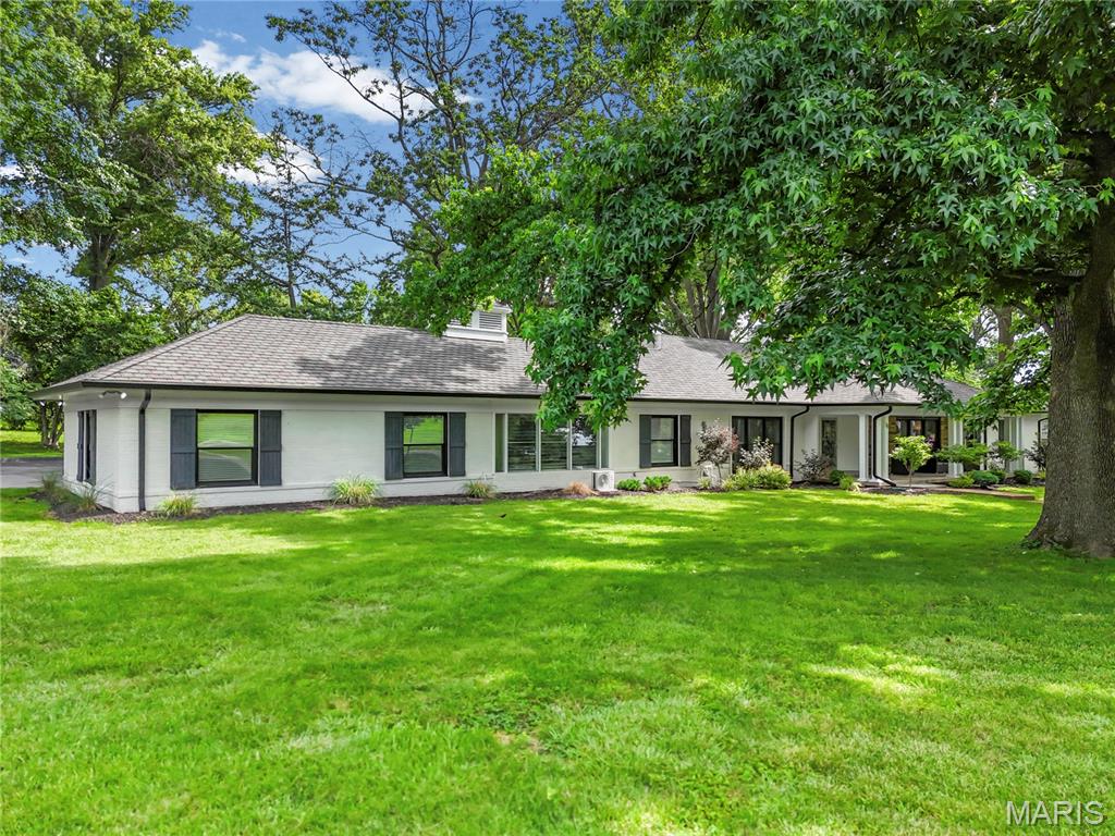 Residential in Town and Country 5
