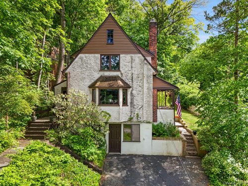 32 Thorn Ave, Mount Kisco, NY, 10549-2931 | Card Image