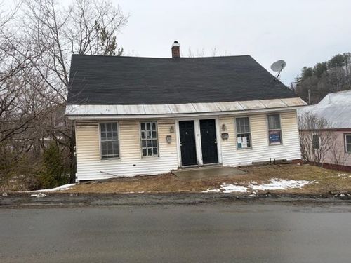90 Mt Vernon Street, St. Johnsbury, VT, 05819 | Card Image