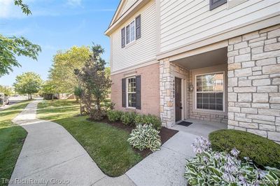 40600 Blythefield Lane, Condo with 2 bedrooms, 2 bathrooms and null parking in Canton Twp MI | Image 1