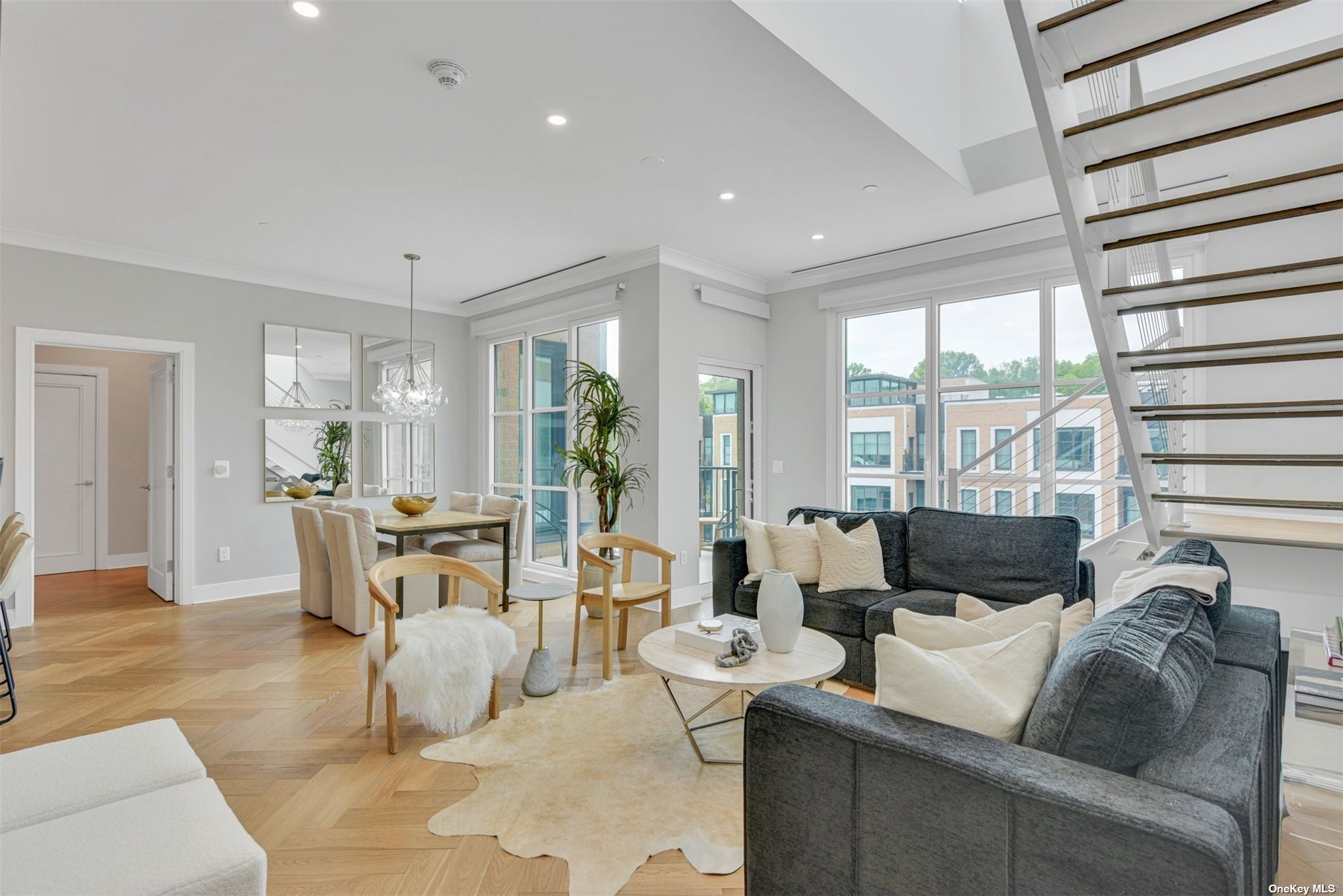 1305 100 Garvies Point Road, Inactive in Glen Cove Zoocasa