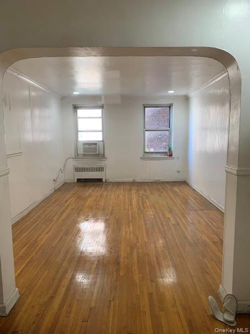 2m-76-10 34th Ave, Jackson Heights, NY, 11372-2242 | Card Image