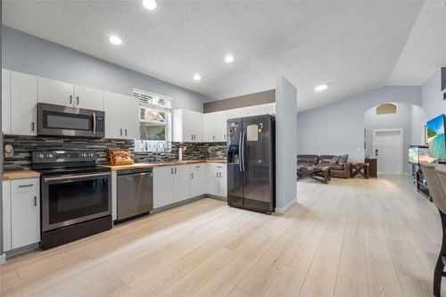 801 Nw 130th Ave, Pembroke Pines, FL, 33028-3137 | Card Image