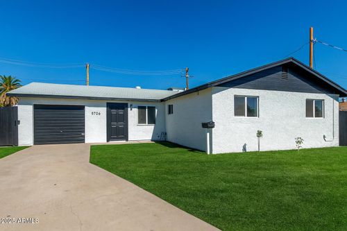 5706 W Sells Cir, Phoenix, AZ, 85031-1853 | Card Image