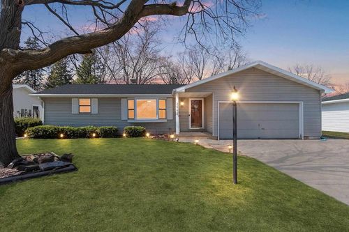 2562 Libal Street, ALLOUEZ, WI, 54301 | Card Image