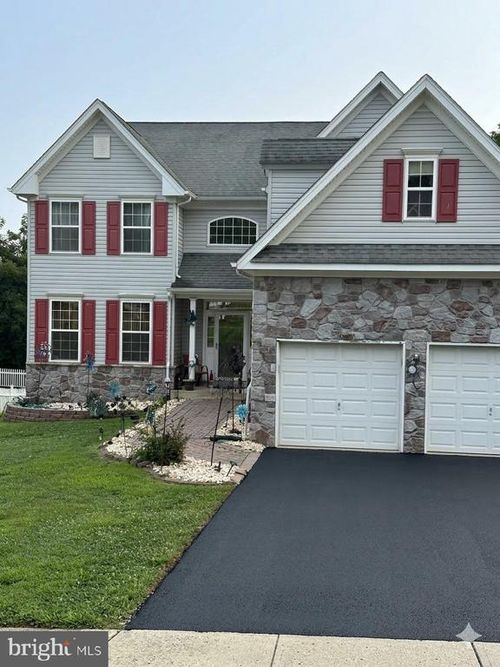 702 Carriage Cir, Upper Chichester, PA, 19014-2501 | Card Image