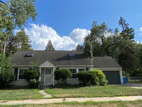 35437 Stellwagen St, Wayne, MI, 48184-2361 | Card Image