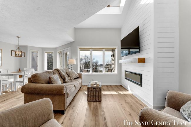 UNIT-21 - 810 S Harbor Dr, Condo with 3 bedrooms, 3 bathrooms and null parking in Grand Haven MI | Image 17
