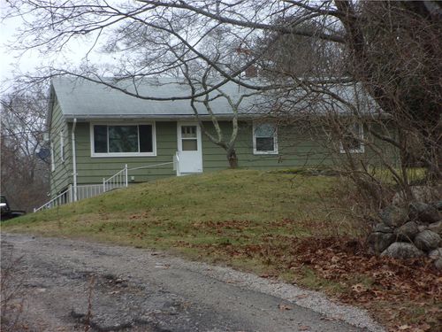 352 Post Rd, Westerly, RI, 02891-2633 | Card Image