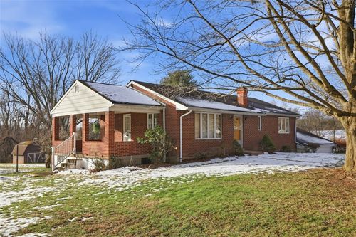 2464 Henry Ln, Sewickley, PA, 15143-9180 | Card Image