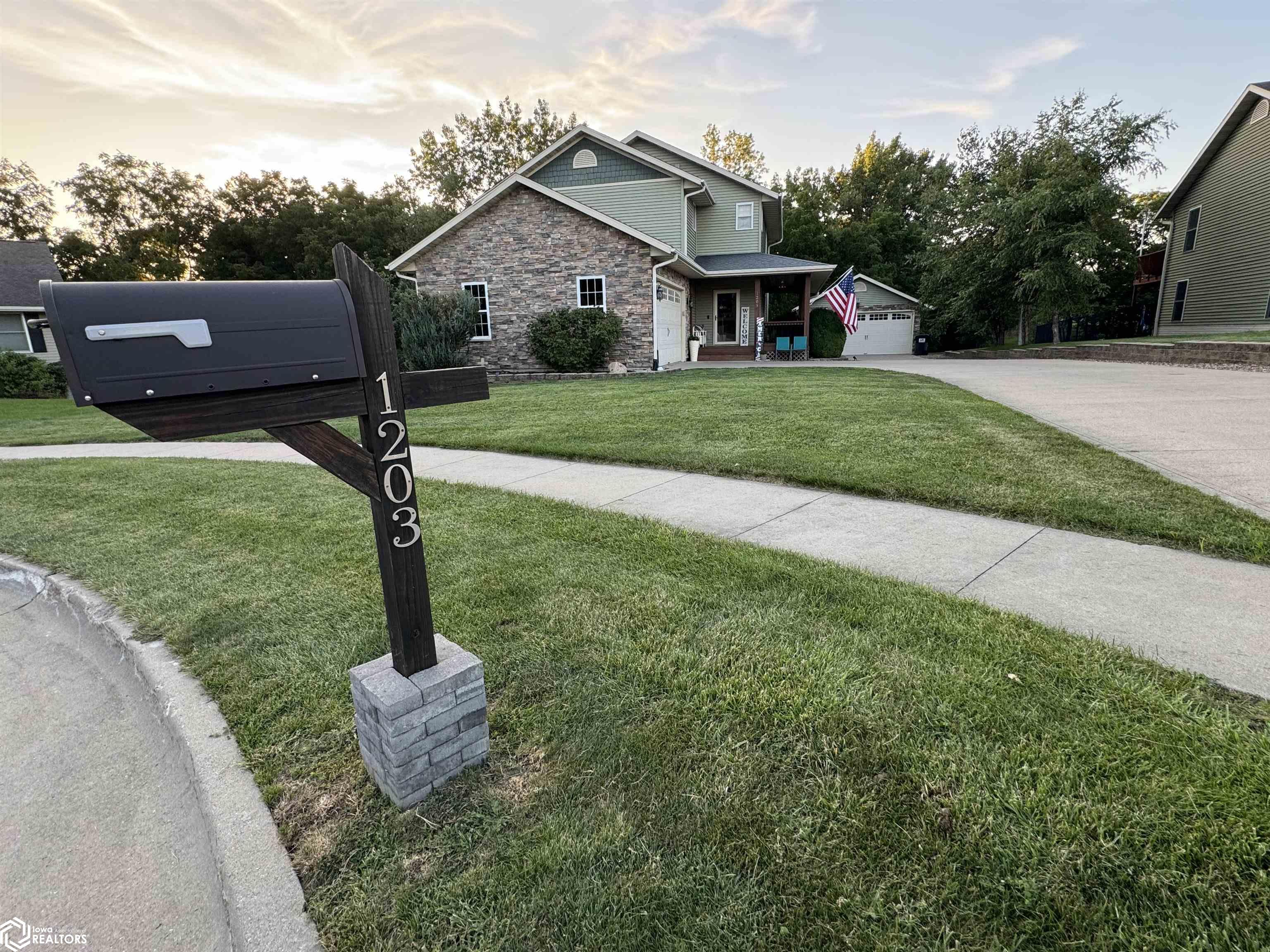 Arbor Trace Dr, Oskaloosa, IA 52577