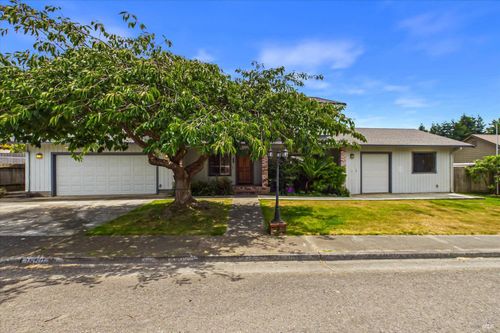 1550 Chabot Ct, Eureka, CA, 95503-7727 | Card Image