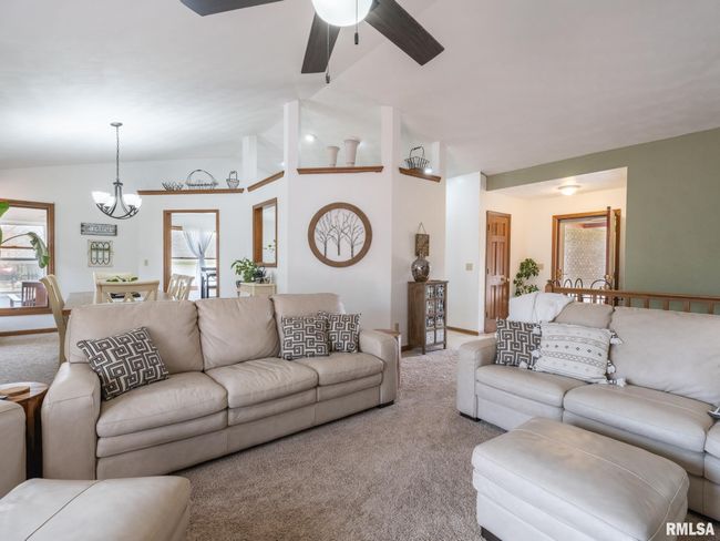 4502 S Misty Isle Pt, House other with 5 bedrooms, 3 bathrooms and null parking in Mapleton IL | Image 14