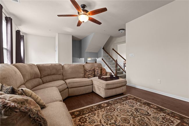 302 Pointe View Dr, Townhouse with 3 bedrooms, 3 bathrooms and 2 parking in Mars PA | Image 5