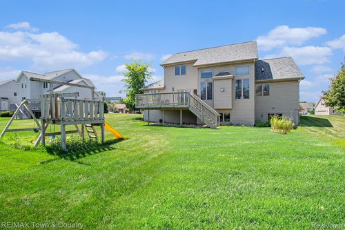 2330 Pebble Creek Dr, Flushing, MI, 48433-3504 | Card Image