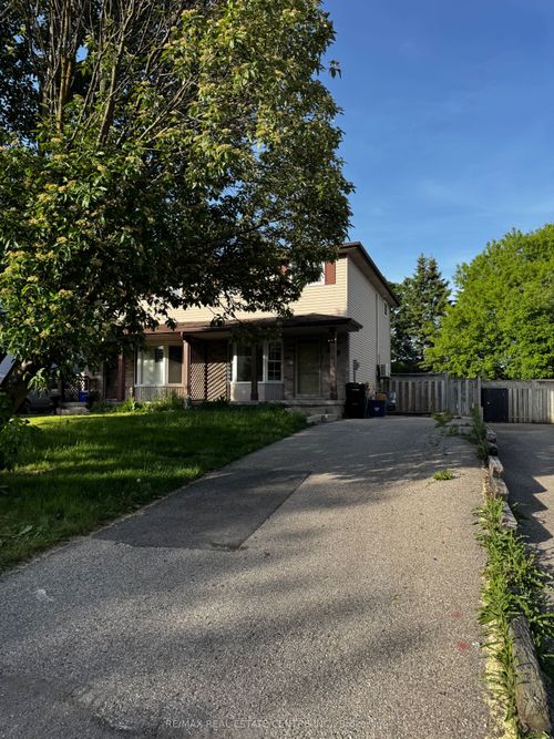109 Connelly Dr, Kitchener, ON, N2N2T9 | Card Image