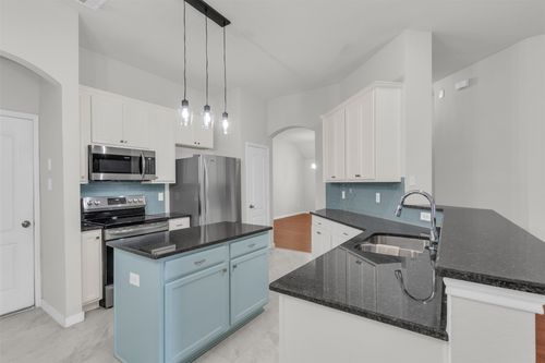 517 Highmoor Ct, Oak Point, TX, 75068-6136 | Card Image