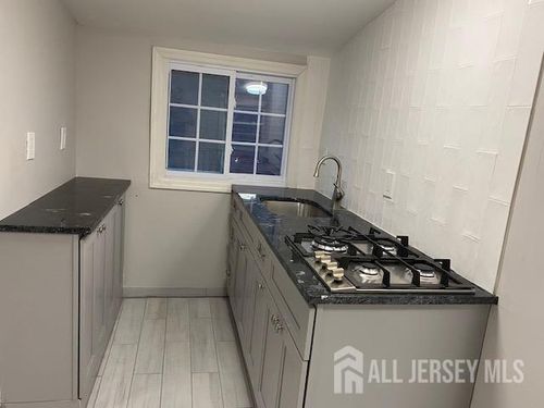 310 Somerset St, New Brunswick, NJ, 08901-2217 | Card Image