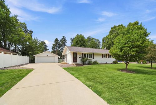 9324 10th Ave S, Bloomington, MN, 55420-3920 | Card Image