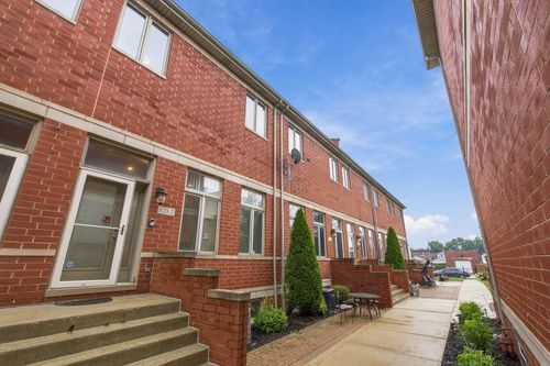 2-820 W 36th Street, Chicago, IL, 60609 | Card Image